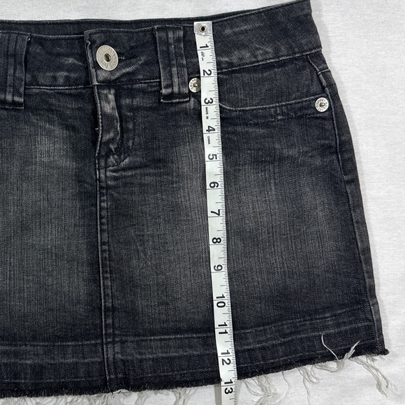 Guess Mini Skirt 27 - Picture 3 of 4